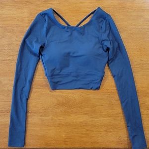NWT cropped crisscross strappy sports top